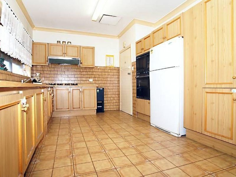 14 Brown Street, Avondale Heights VIC 3034