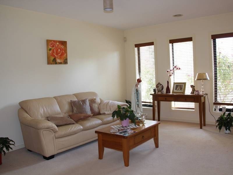 17 Jacaranda Drive, Taylors Hill VIC 3037