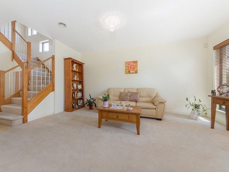 17 Jacaranda Drive, Taylors Hill VIC 3037