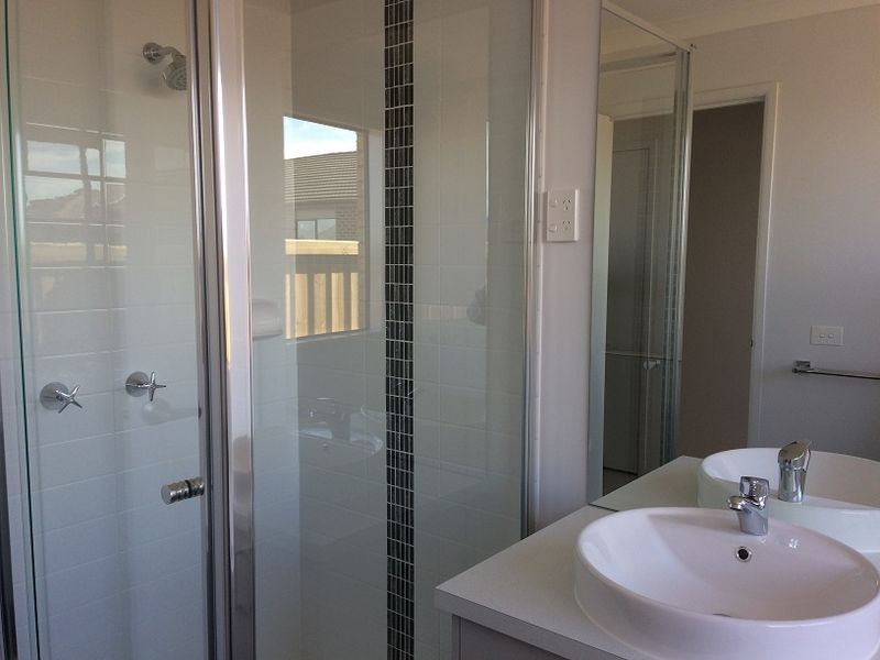 27 Treevee Parkway, Werribee VIC 3030