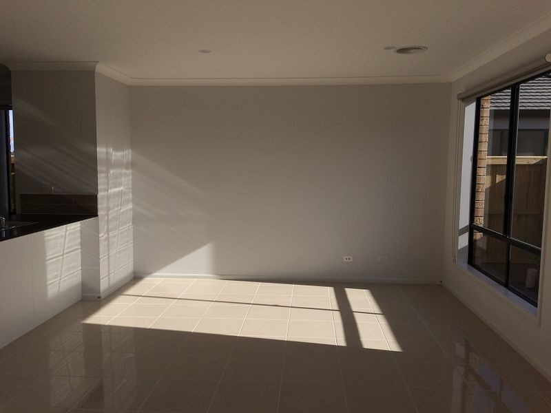 27 Treevee Parkway, Werribee VIC 3030