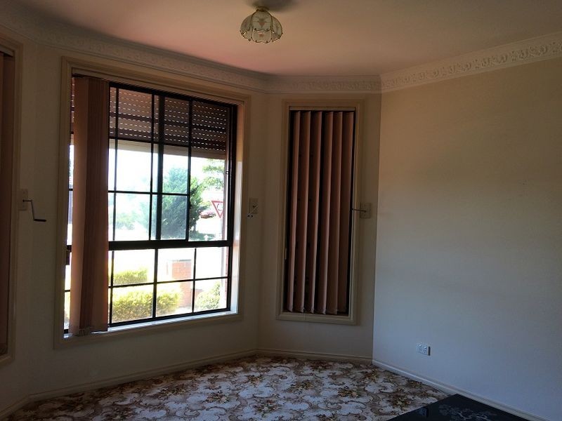 8 Moonstone Circuit, St Albans VIC 3021