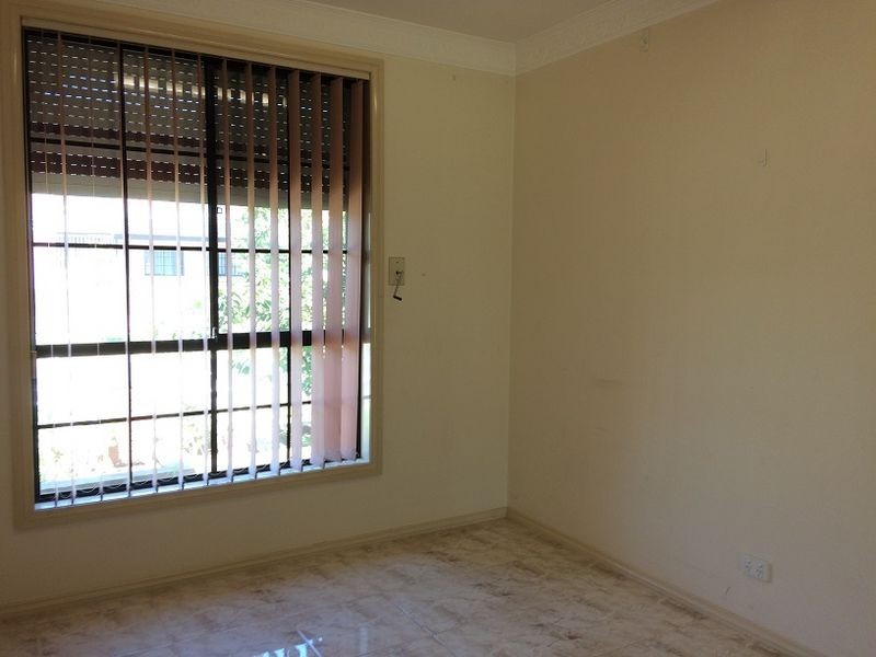 8 Moonstone Circuit, St Albans VIC 3021