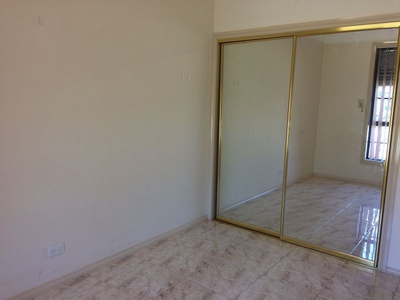 8 Moonstone Circuit, St Albans VIC 3021