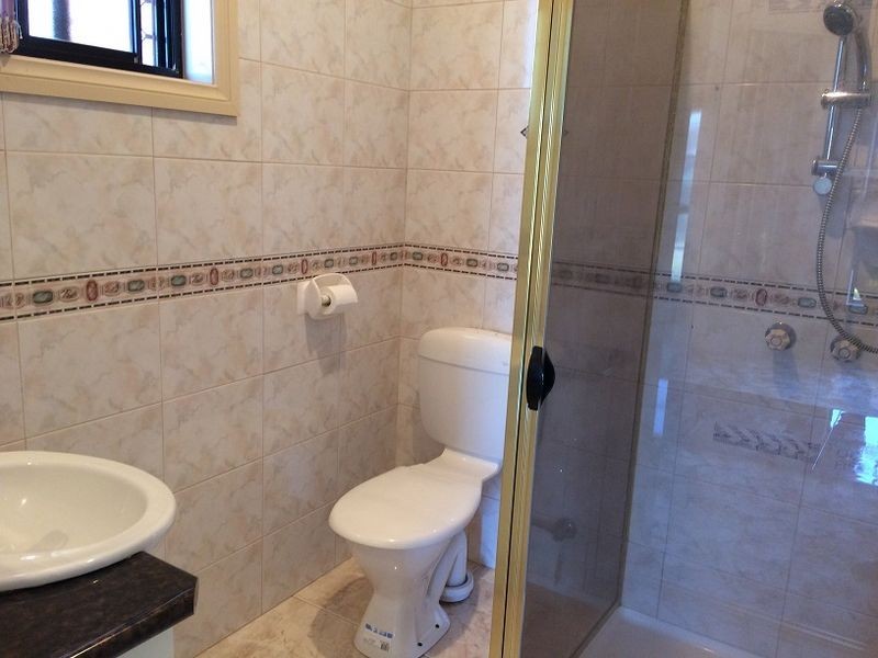 8 Moonstone Circuit, St Albans VIC 3021