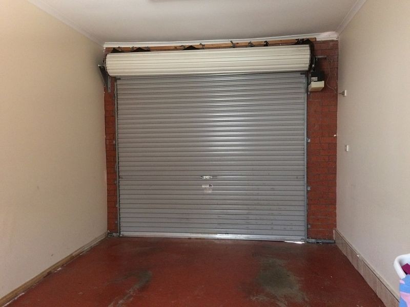 8 Moonstone Circuit, St Albans VIC 3021