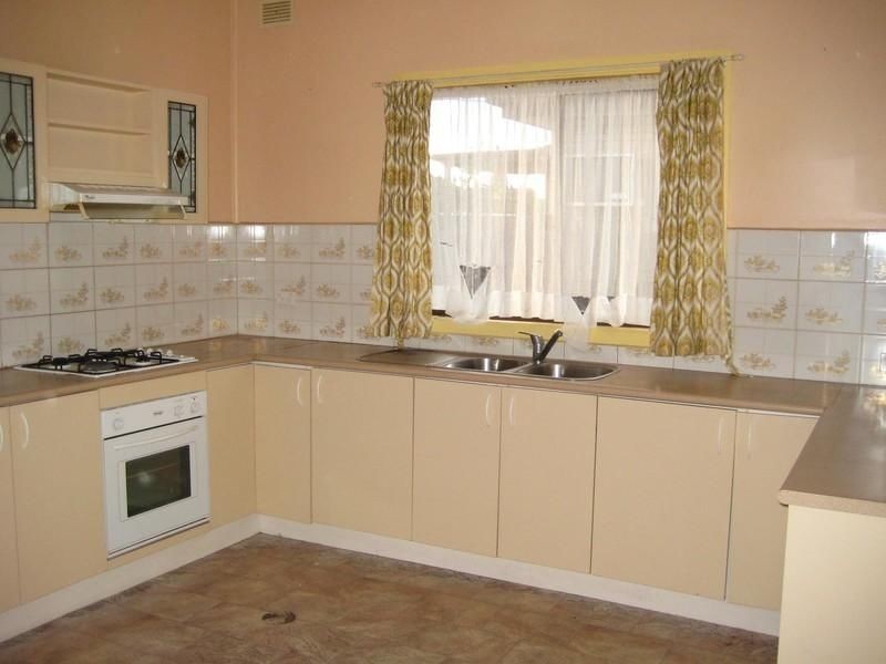 74 Oberon Avenue, St Albans VIC 3021