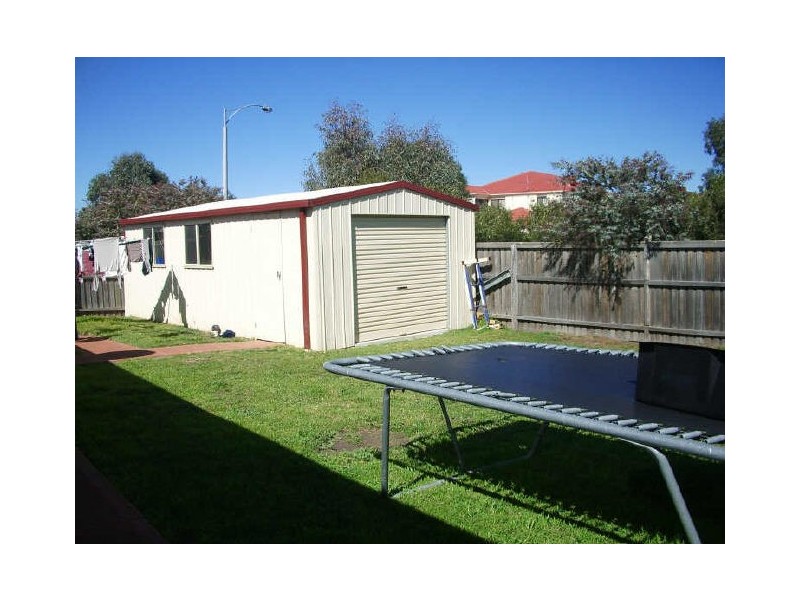 19 Shearer Close, Sydenham VIC 3037