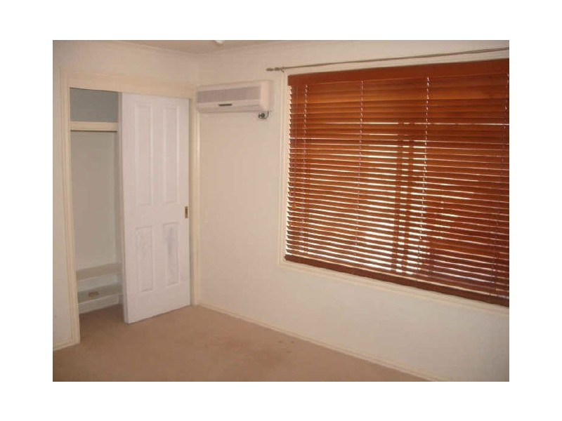 2/12 John Street, St Albans VIC 3021