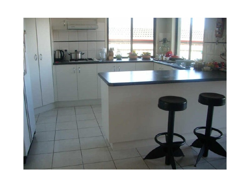 31 Kenswick Drive, Hillside VIC 3037