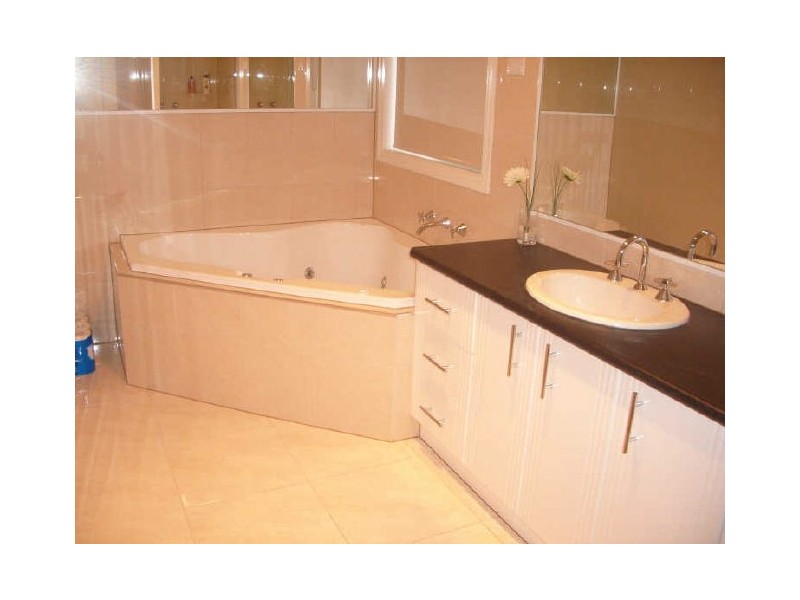 31 Barwon Street, Taylors Hill VIC 3037