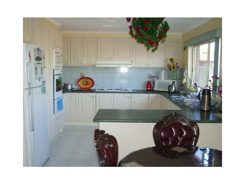 17 Daylesford terrace, Caroline Springs VIC 3023