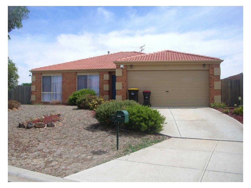 13 Thomson Way, Taylors Hill VIC 3037