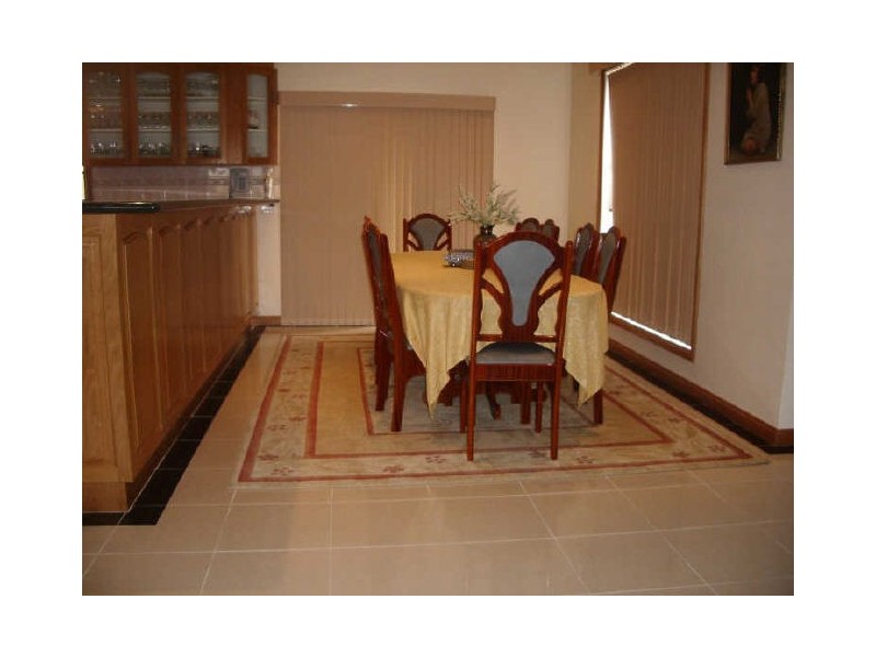 6 Willowood Court, Taylors Hill VIC 3037