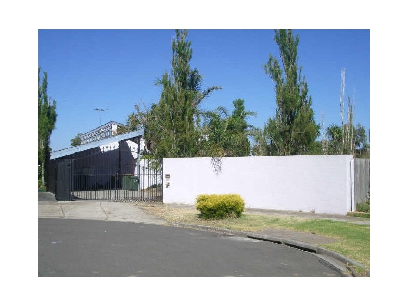 30 Milne Court, Delahey VIC 3037