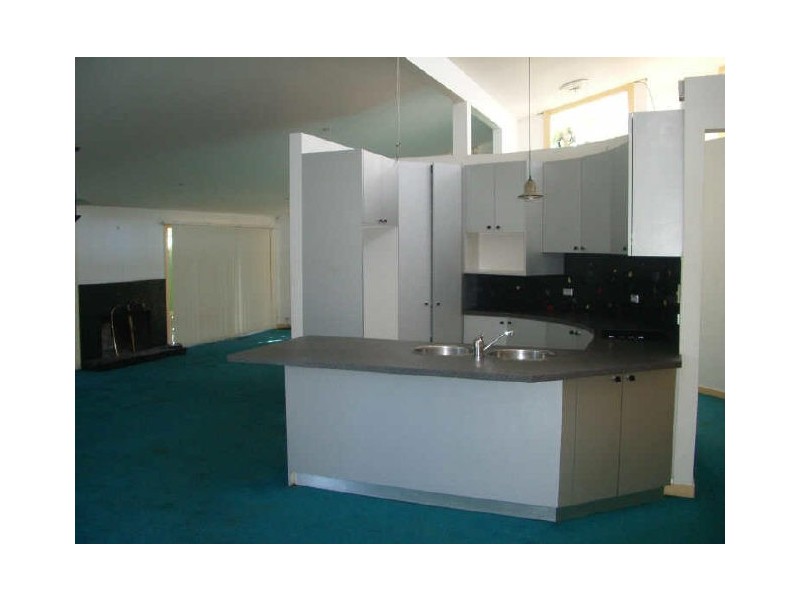 30 Milne Court, Delahey VIC 3037