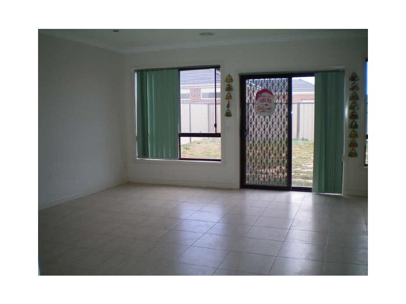 34 Lyons Avenue, Burnside VIC 3023