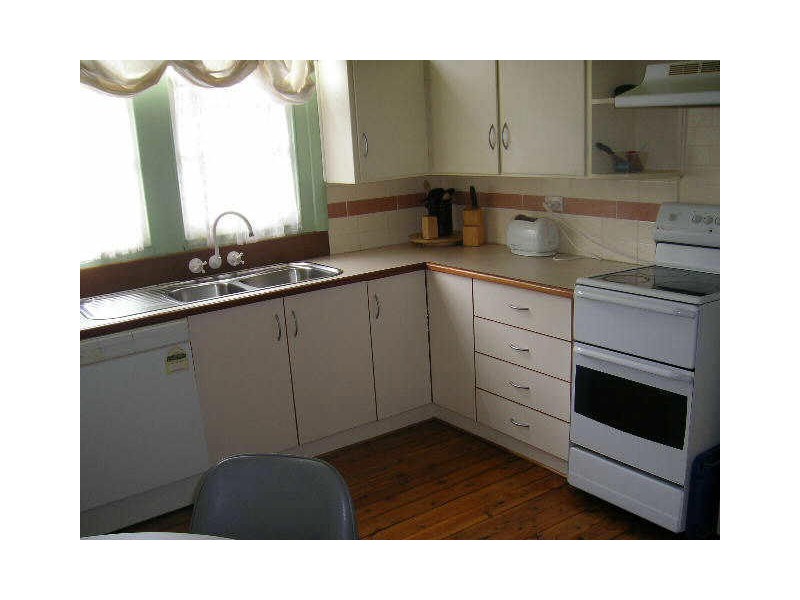 27 Maud Street, Mayfield West NSW 2304