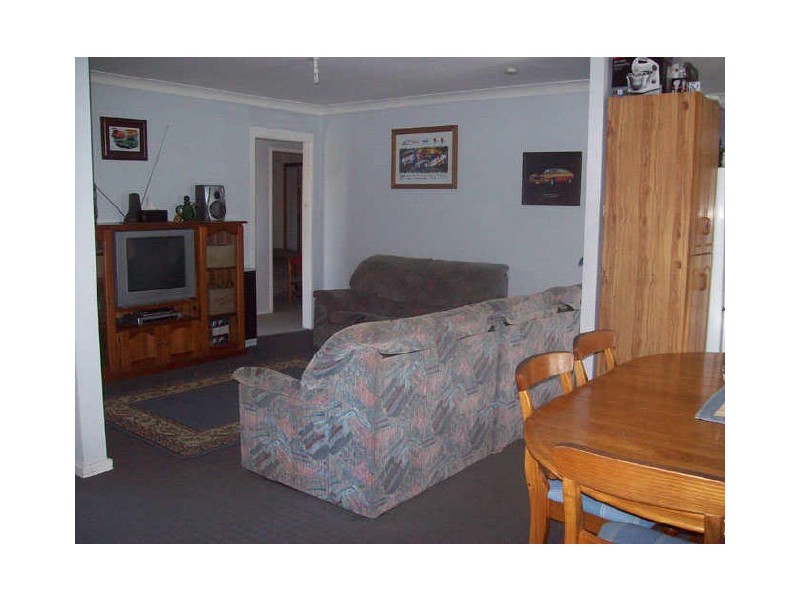 8 Sherwood Street, Elermore Vale NSW 2287