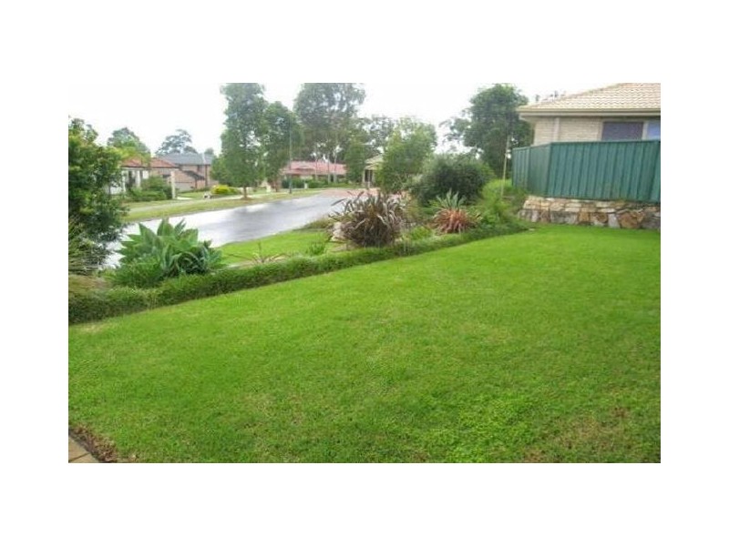 3 Almond Avenue, Fletcher NSW 2287