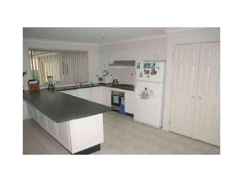 3 Almond Avenue, Fletcher NSW 2287