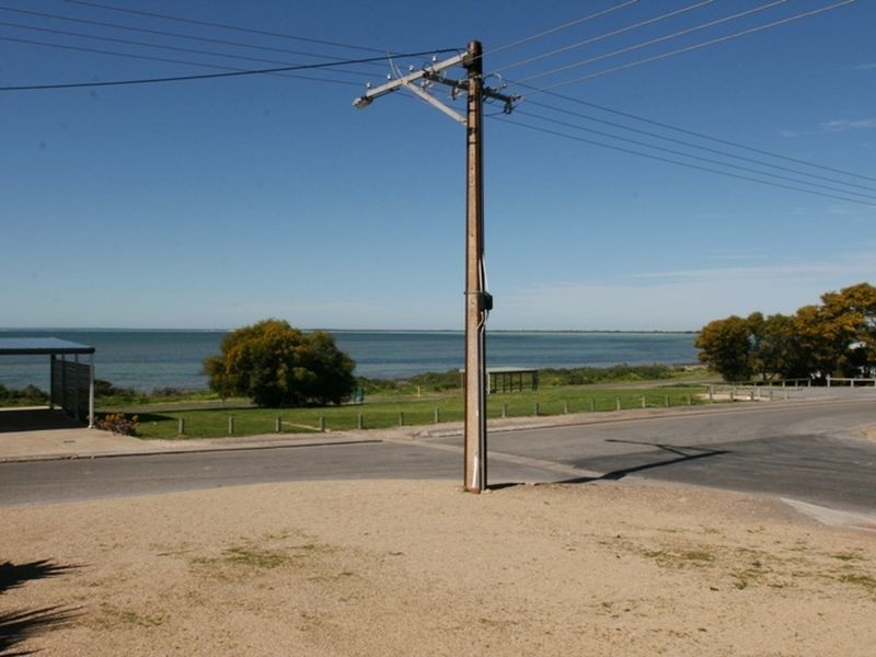 56A Esplanade, Point Turton SA 5575