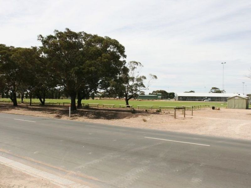 8 Drain Road, Kadina SA 5554