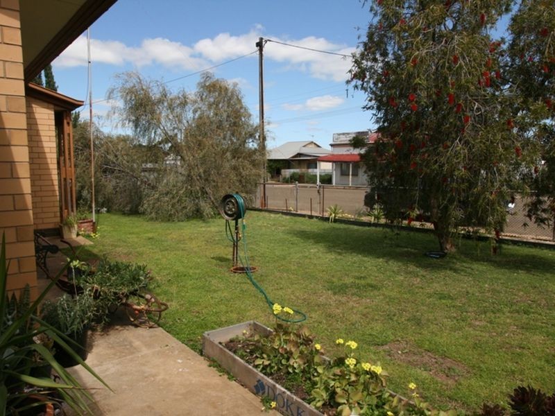 2 Third Street, Snowtown SA 5520