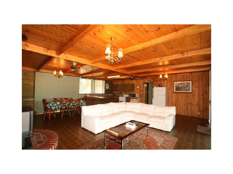 Log Cabin No 1 Coast Road, Moonta SA 5558