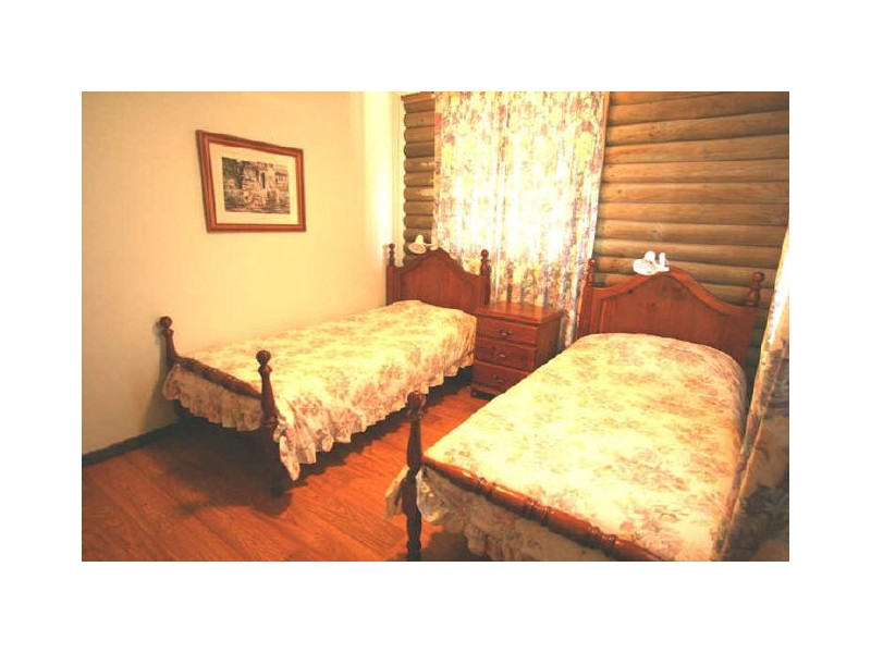 Log Cabin No 1 Coast Road, Moonta SA 5558