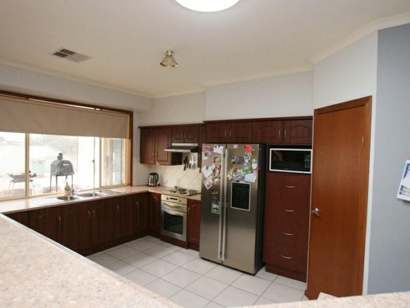 2 Warmington Road, Kadina SA 5554