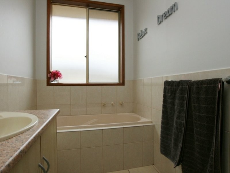 2 Warmington Road, Kadina SA 5554