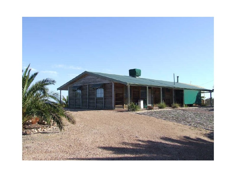 Log Cabin No 2 Coast Rd, Moonta SA 5558