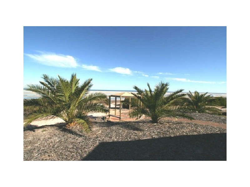 Log Cabin No 2 Coast Rd, Moonta SA 5558