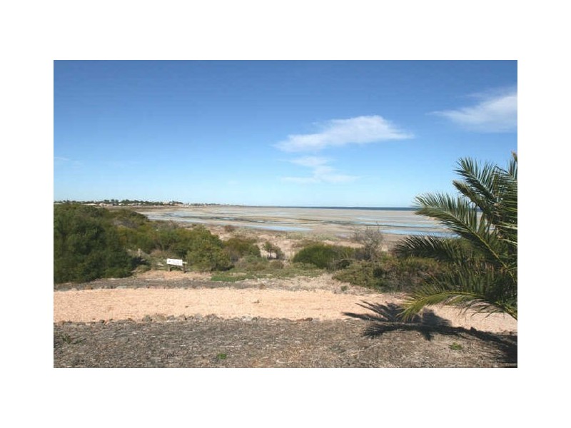 Log Cabin No 2 Coast Rd, Moonta SA 5558