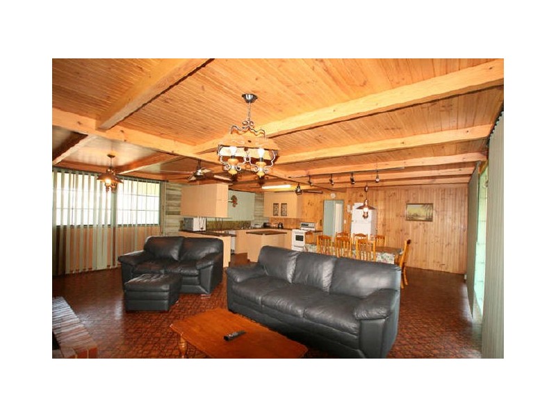 Log Cabin No 2 Coast Rd, Moonta SA 5558
