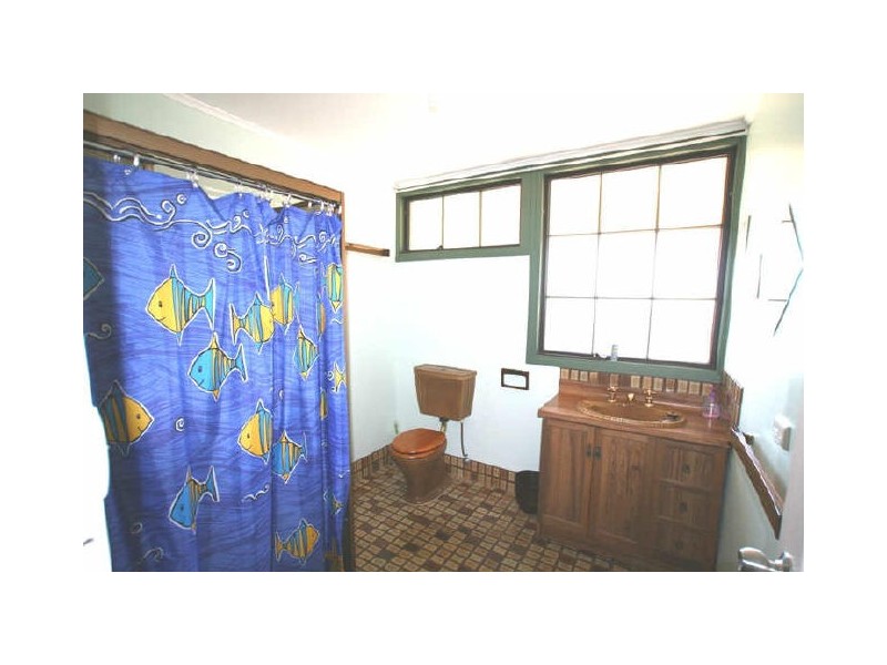 Log Cabin No 2 Coast Rd, Moonta SA 5558