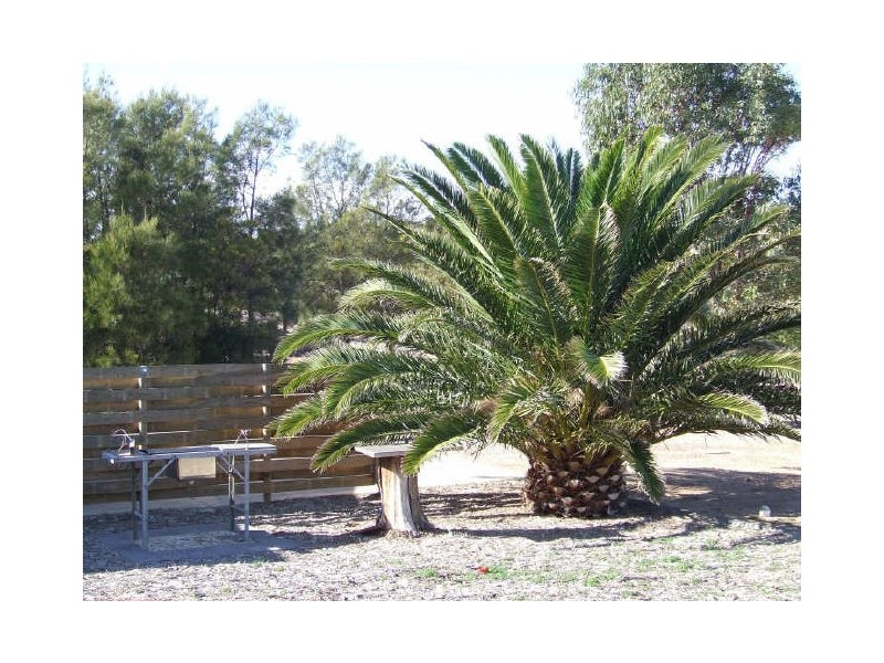 Log Cabin No 2 Coast Rd, Moonta SA 5558
