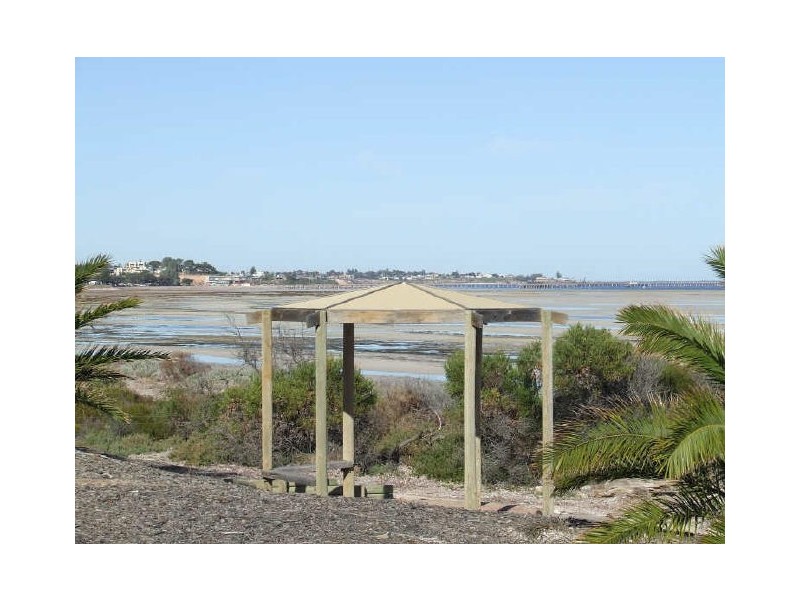 Log Cabin No 2 Coast Rd, Moonta SA 5558