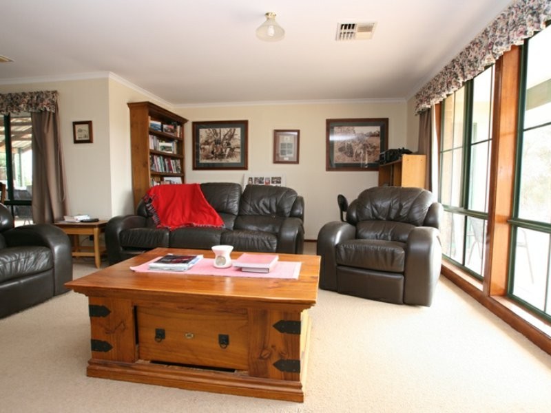 61 Barunga Gap Road, Bute SA 5560