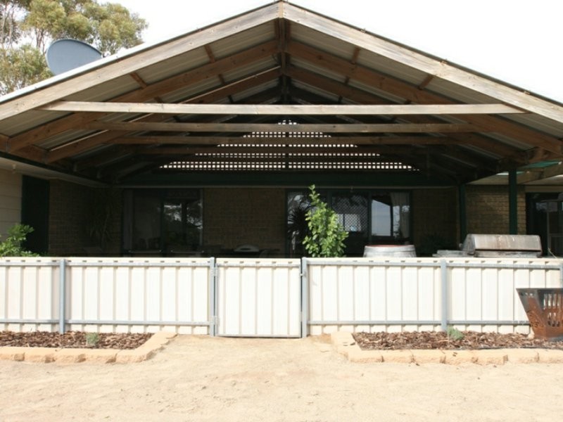 61 Barunga Gap Road, Bute SA 5560