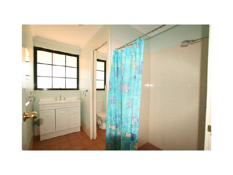 Log Cabin No 3 Coast Rd, Moonta SA 5558