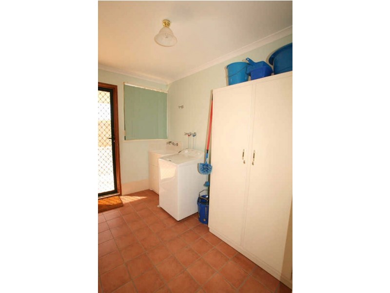 Log Cabin No 3 Coast Rd, Moonta SA 5558