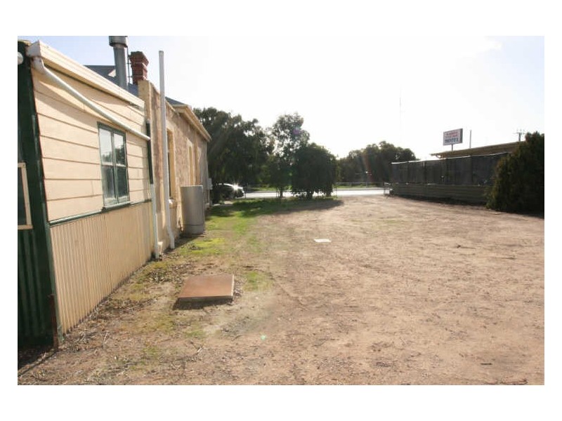 32 Port Road, Kadina SA 5554