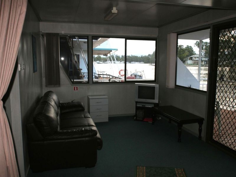 Phoenix Houseboat, Morgan SA 5320