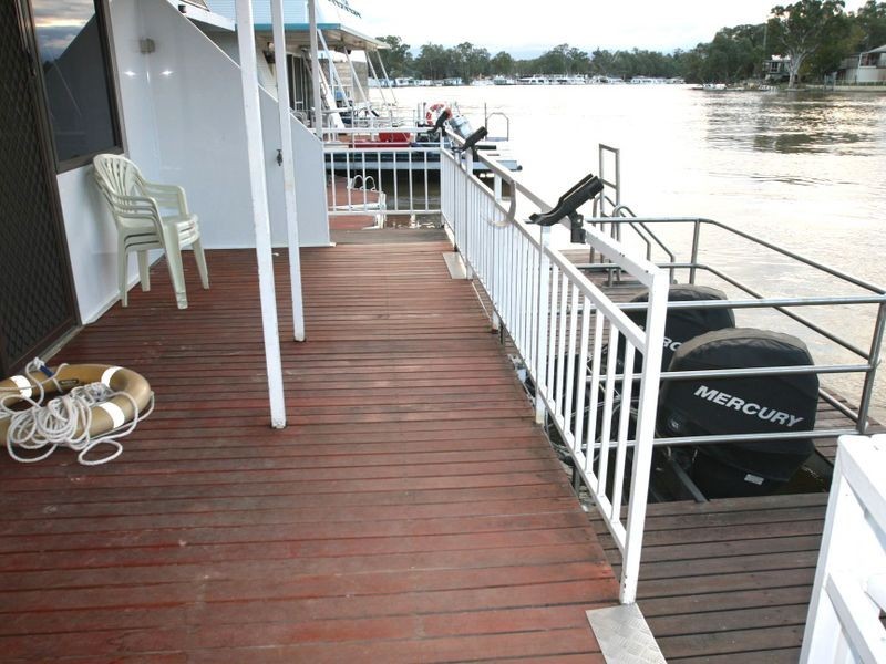 Phoenix Houseboat, Morgan SA 5320