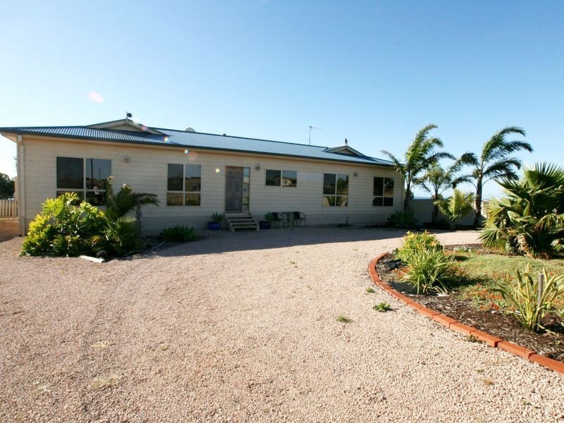 5 Stephen Crescent, Tickera SA 5555