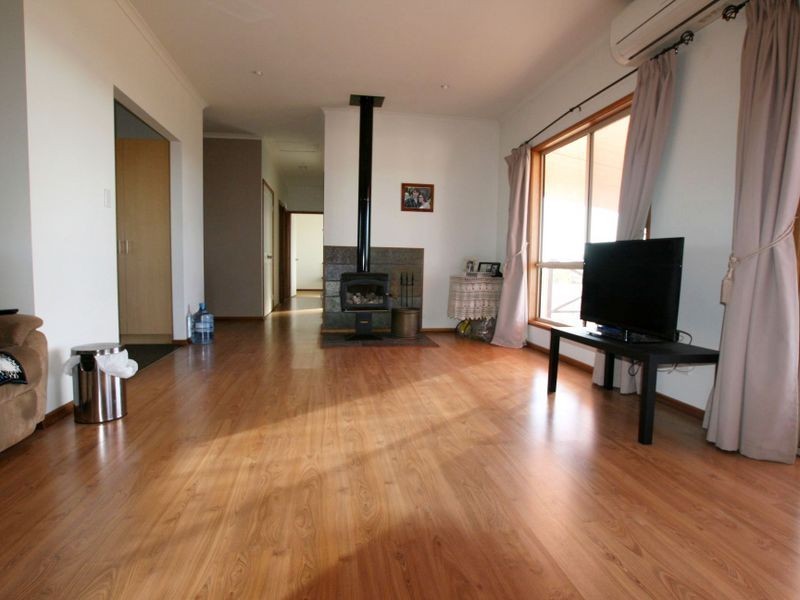 5 Stephen Crescent, Tickera SA 5555