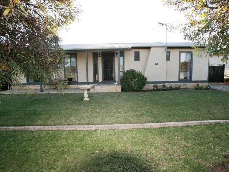 25 Yelta Street, Port Clinton SA 5570