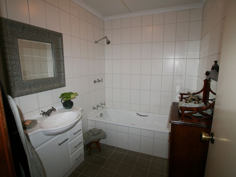 25 Yelta Street, Port Clinton SA 5570